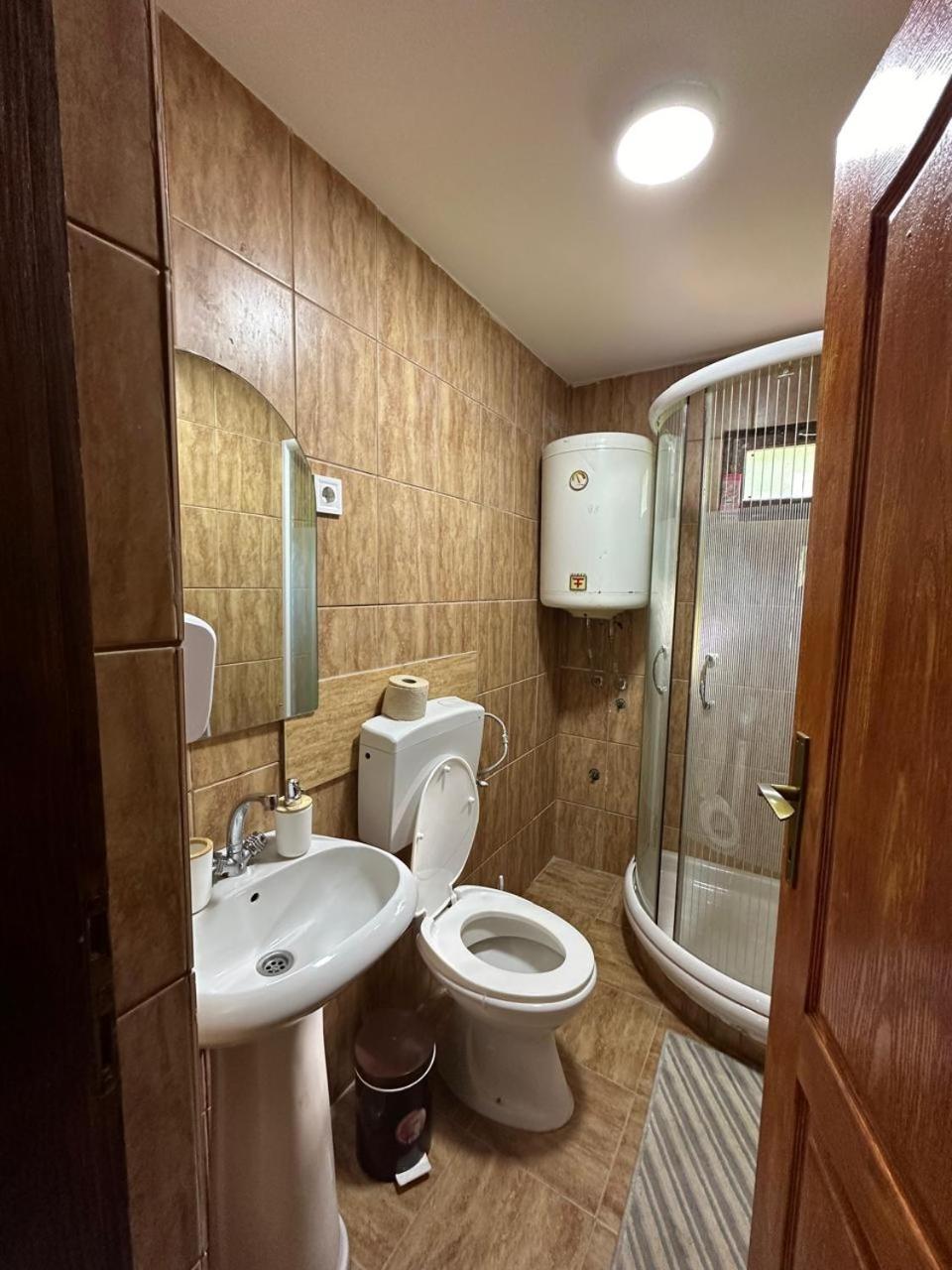 Danilovgrad Apartments Svera מראה חיצוני תמונה